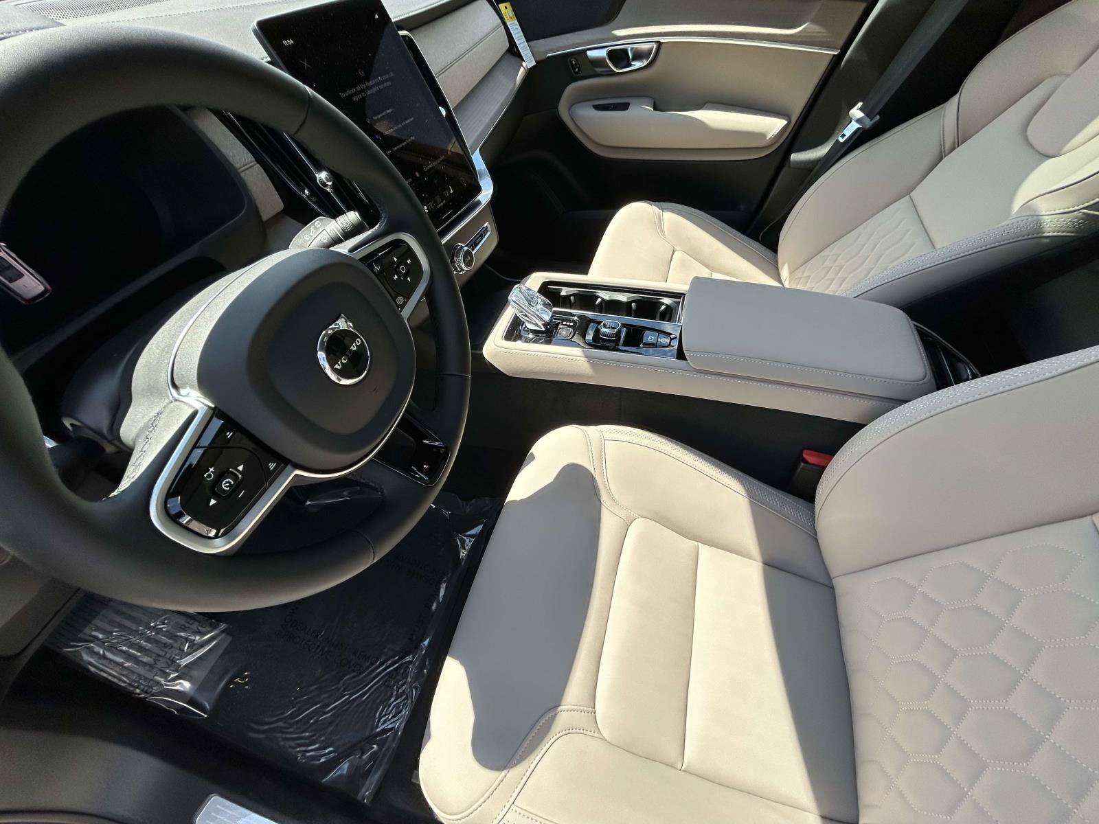 New 2026 Volvo XC90 B6 Plus w/ Protection Package Premier AWD/4WD image 10