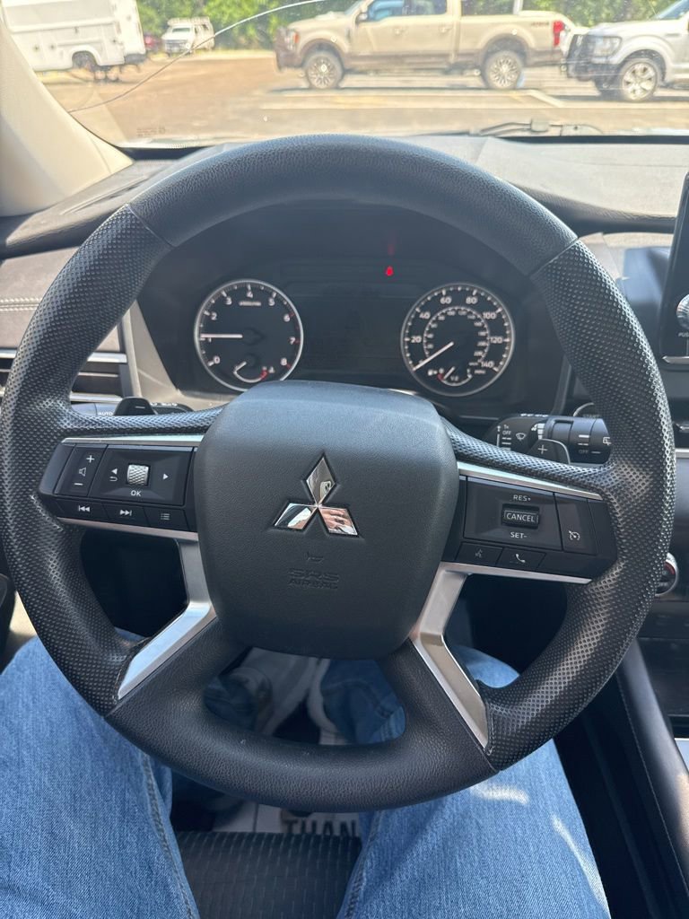 Used 2024 Mitsubishi Outlander ES FWD image 10