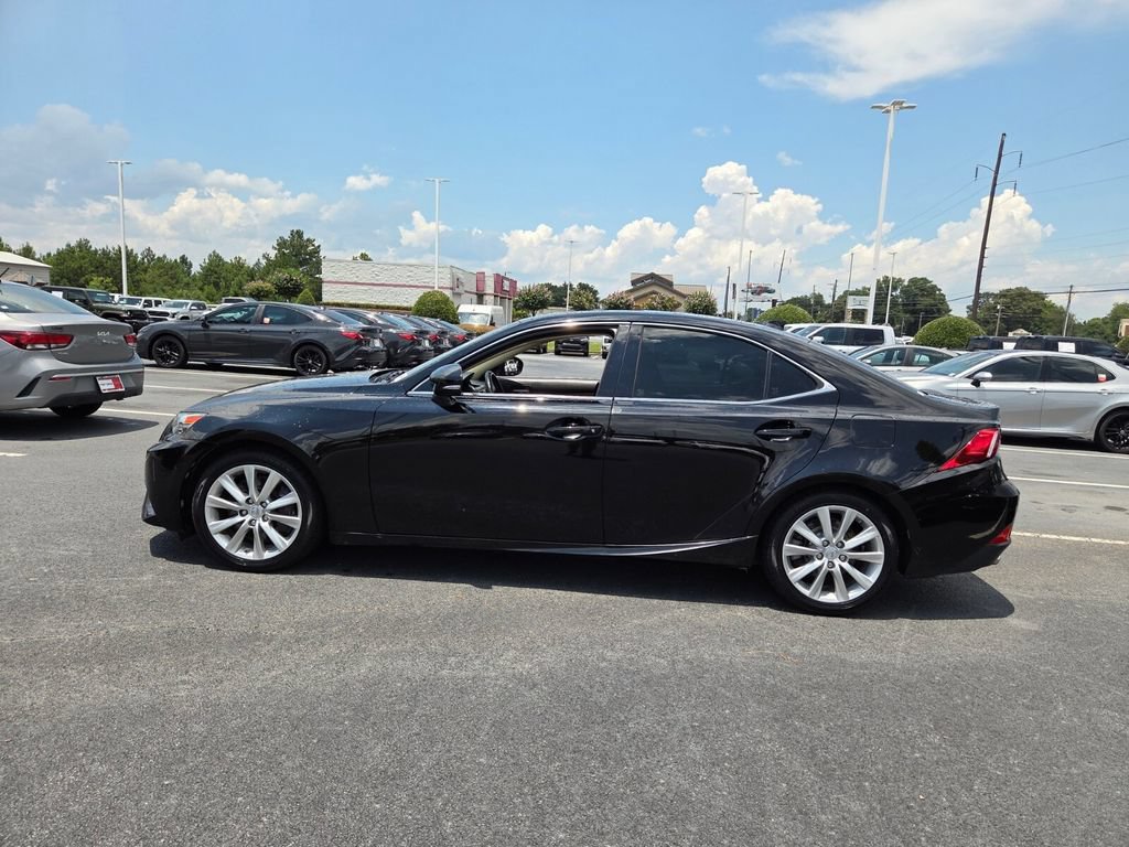 Used 2016 Lexus IS 200t w/ Premium Package RWD image 4