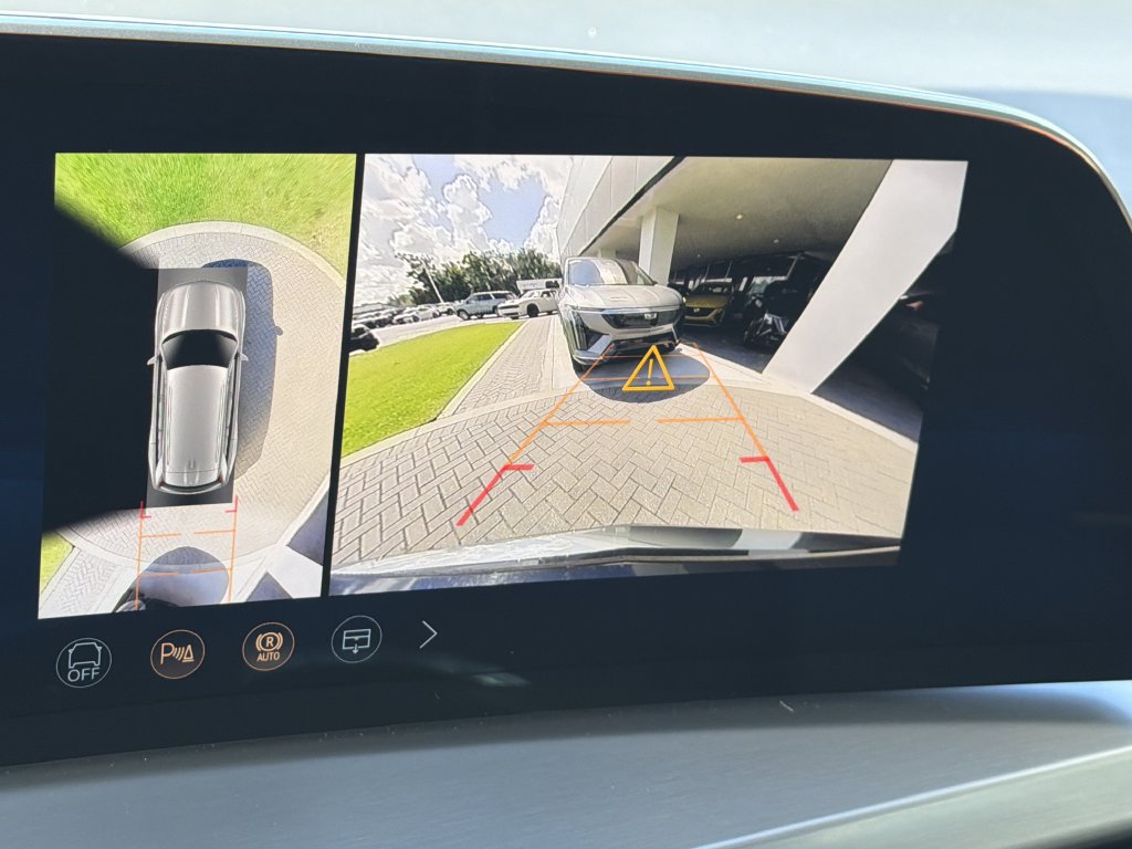 Certified 2026 Cadillac Vistiq Luxury AWD/4WD image 28
