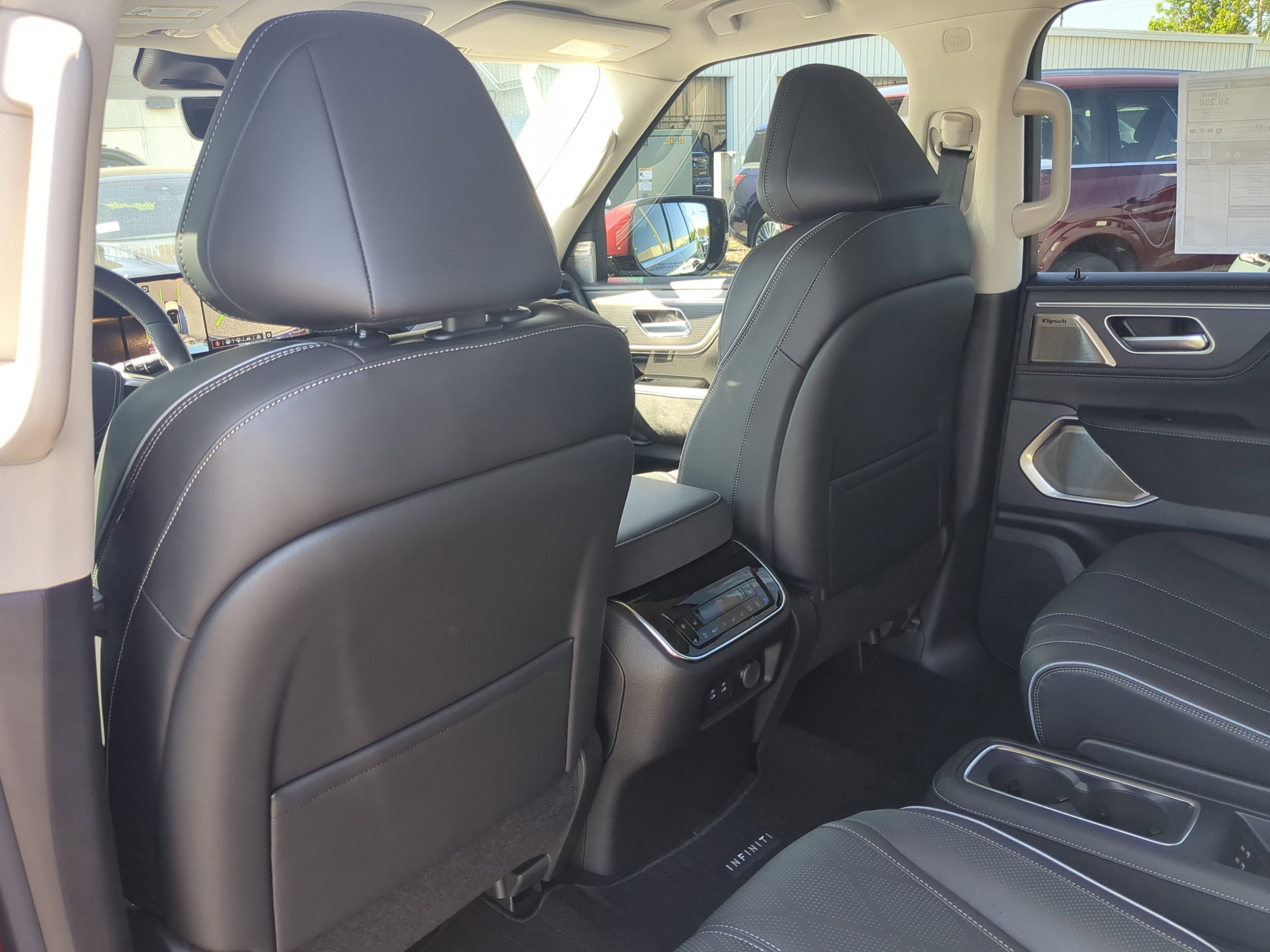 New 2025 INFINITI QX80 Sensory image 19