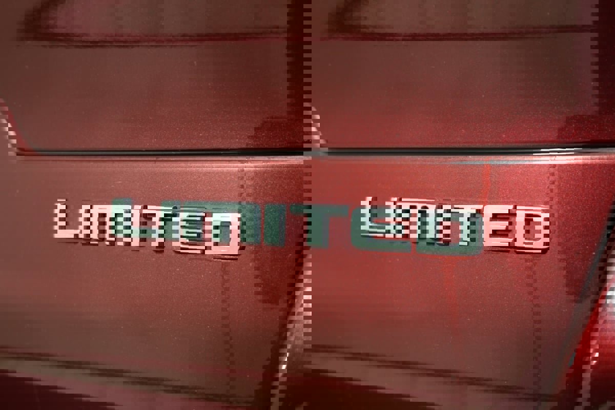 Used 2022 Jeep Grand Cherokee L Limited image 17