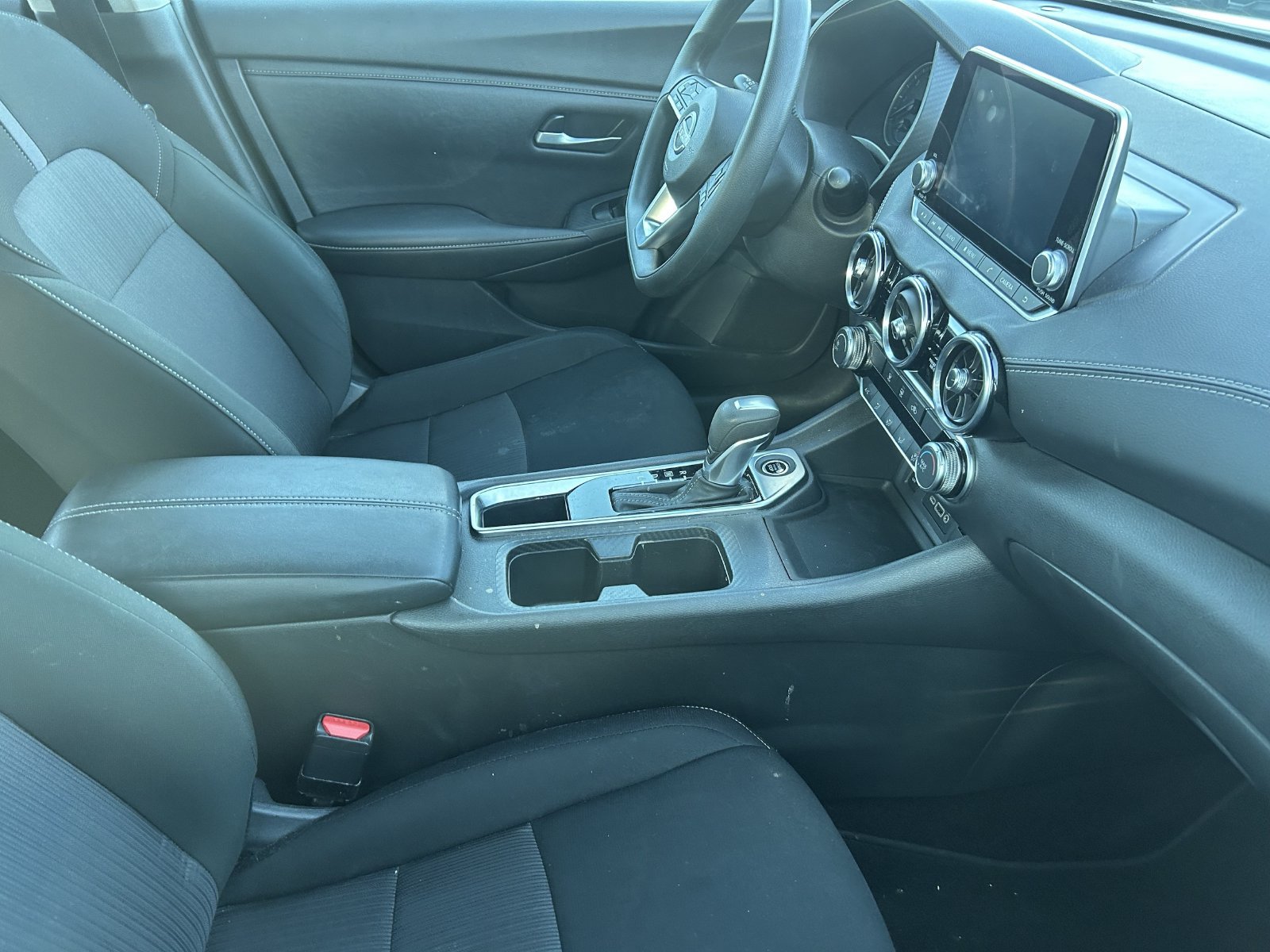 Used 2025 Nissan Sentra SV FWD image 9