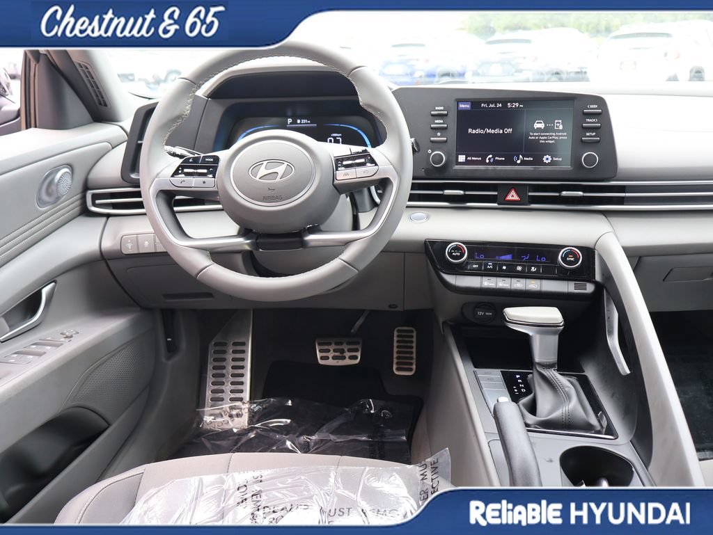 Certified 2025 Hyundai Elantra Sport w/ Cargo Package FWD image 19