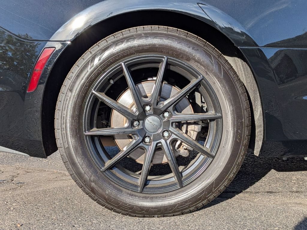 Used 2020 Chevrolet Camaro LT RWD image 11