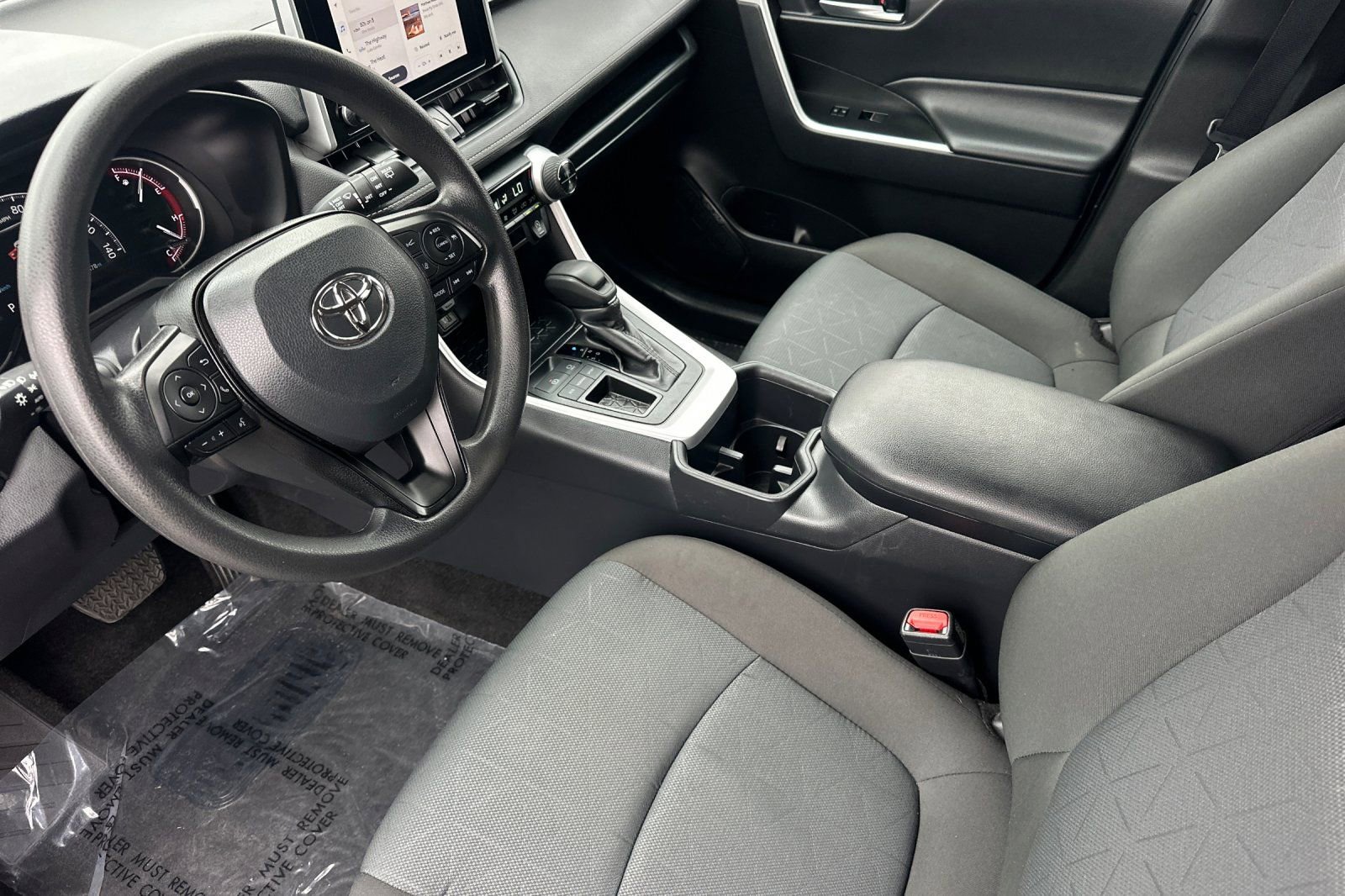 Used 2025 Toyota RAV4 XLE FWD image 10