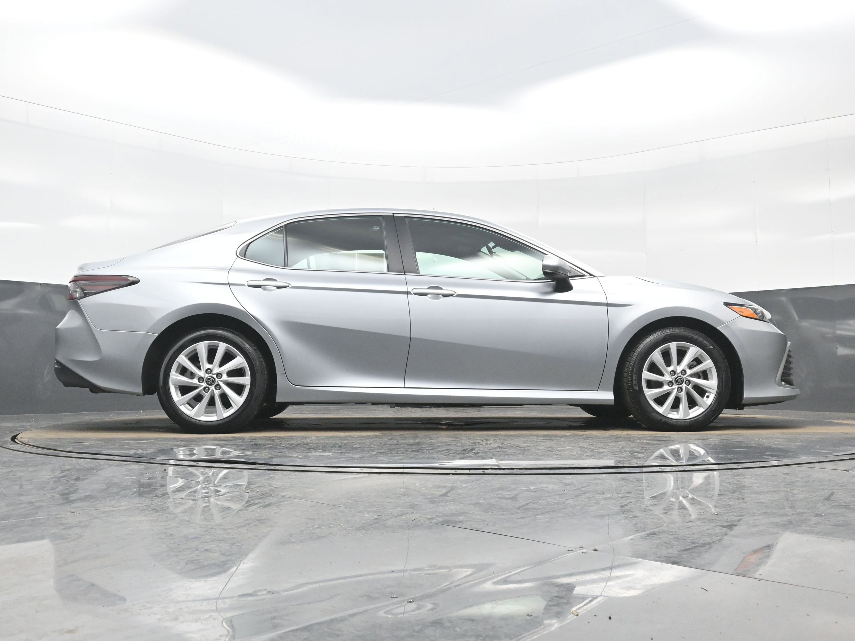 Used 2024 Toyota Camry LE image 32