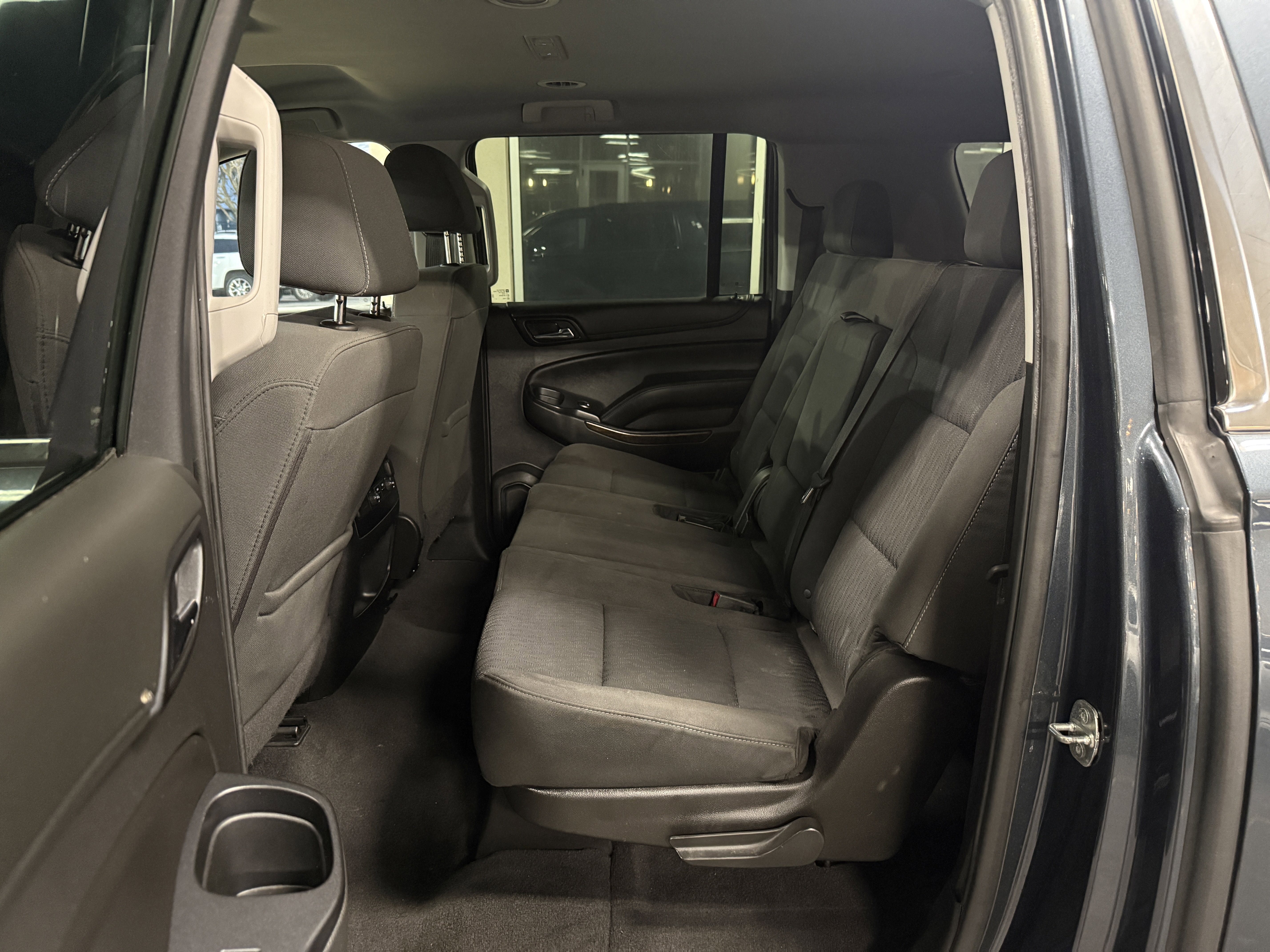 Used 2020 Chevrolet Suburban LS image 30
