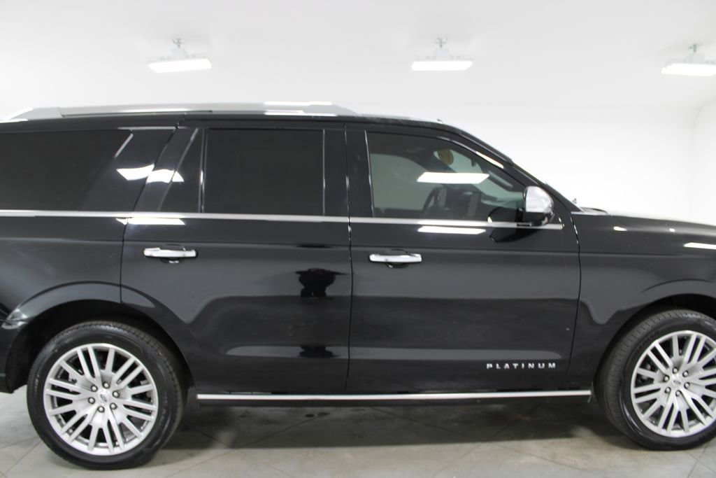 Used 2022 Ford Expedition Platinum AWD/4WD image 11