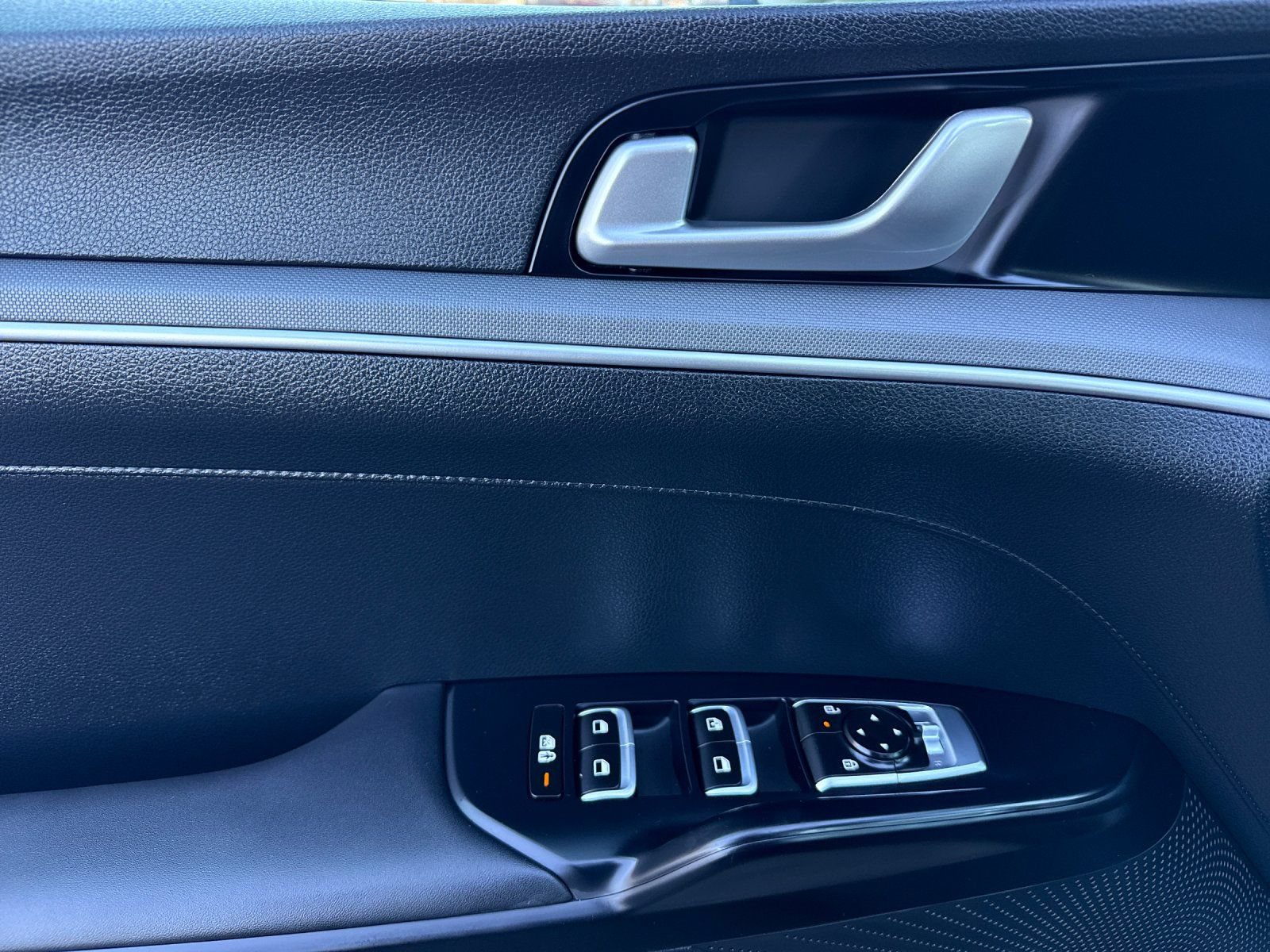 New 2026 Kia K5 LXS FWD image 10