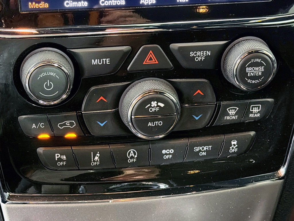 Used 2021 Jeep Grand Cherokee Laredo X AWD/4WD image 38