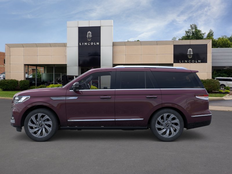 New 2024 Lincoln Navigator Reserve AWD/4WD image 4