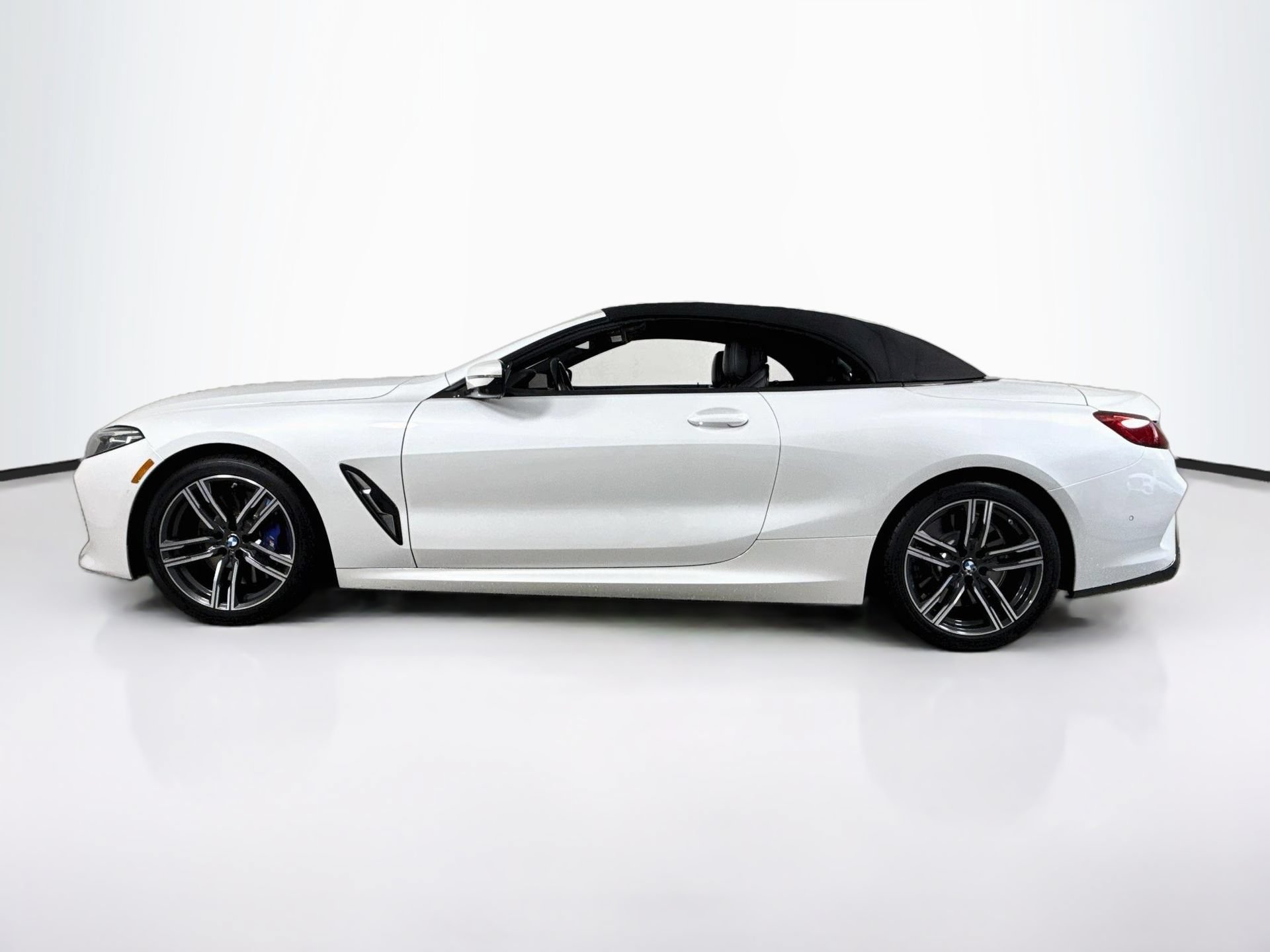 Used 2025 BMW 840i xDrive Convertible AWD/4WD image 4