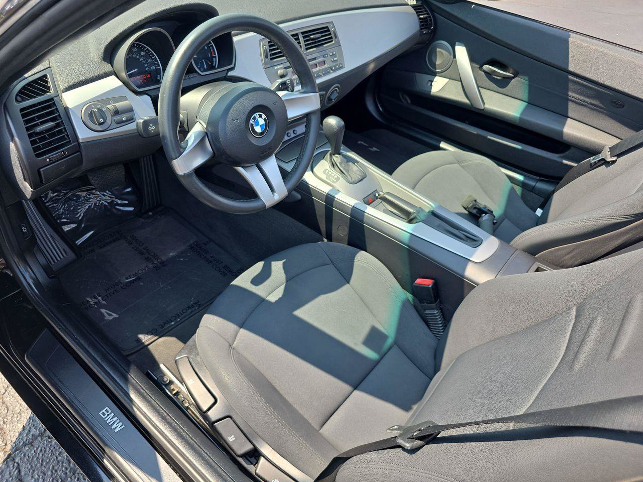 Used 2003 BMW Z4 2.5i RWD image 4
