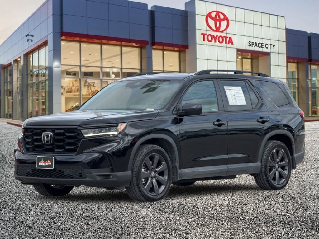 Used 2025 Honda Pilot Sport image 2