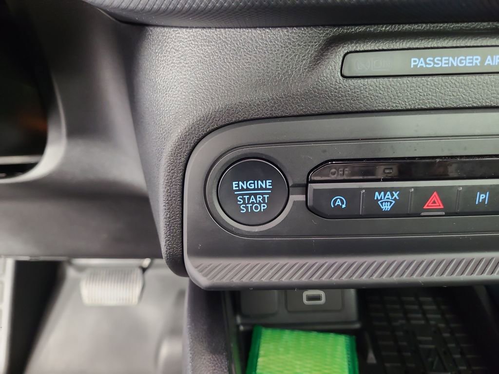 Used 2025 Ford Bronco Sport Badlands image 14