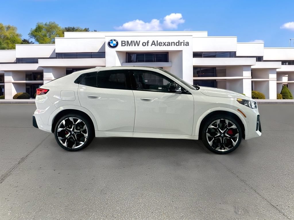 New 2026 BMW X2 xDrive28i w/ Technology Package AWD/4WD image 4