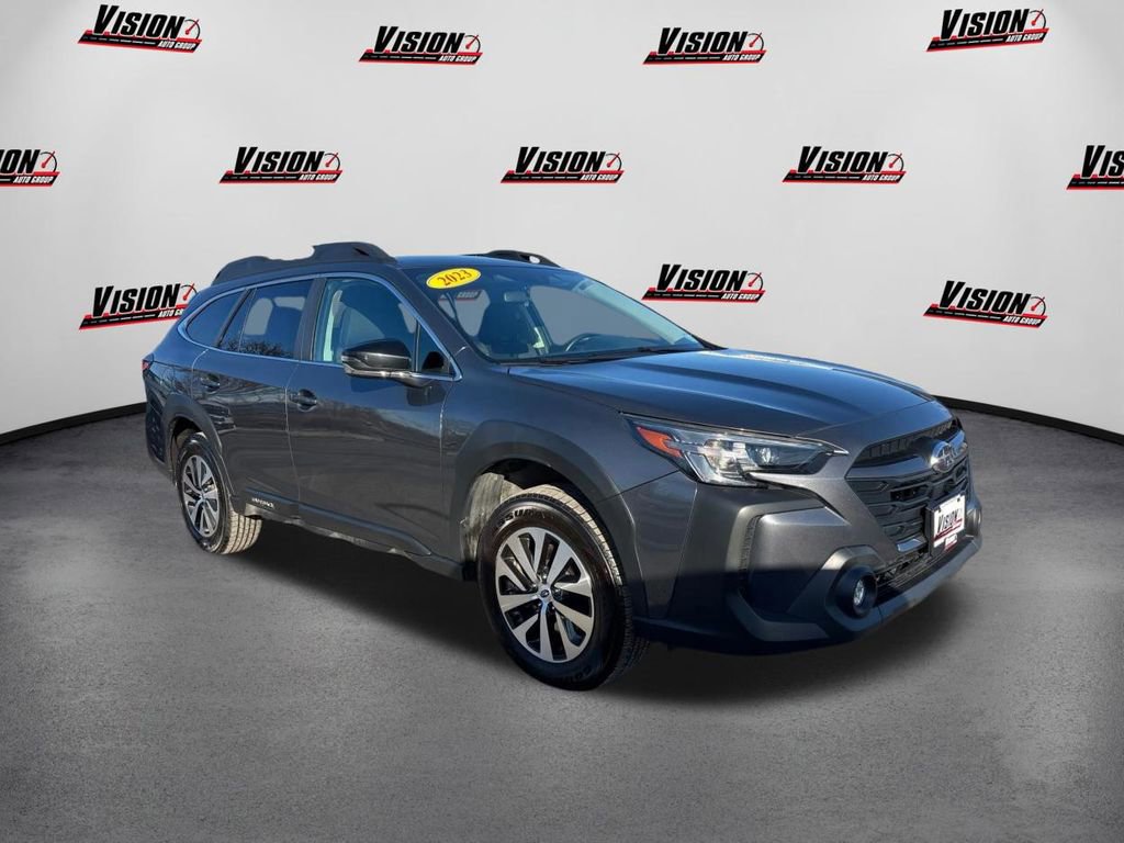 Used 2023 Subaru Forester Premium image 3