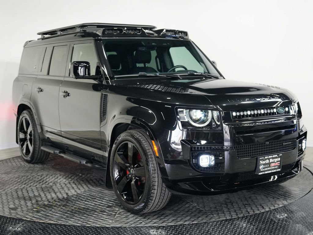 Used 2023 Land Rover Defender 130 X-Dynamic SE AWD/4WD image 3