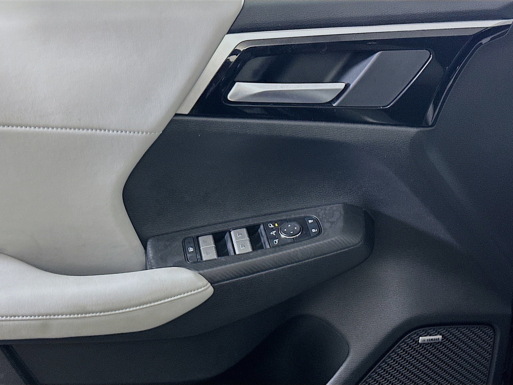 Used 2025 Mitsubishi Outlander SE FWD image 15