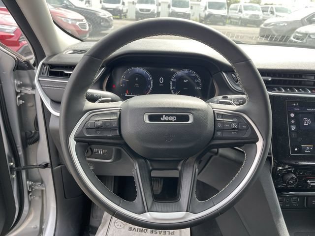 Used 2023 Jeep Grand Cherokee Laredo w/ Luxury Tech Group I AWD/4WD image 14