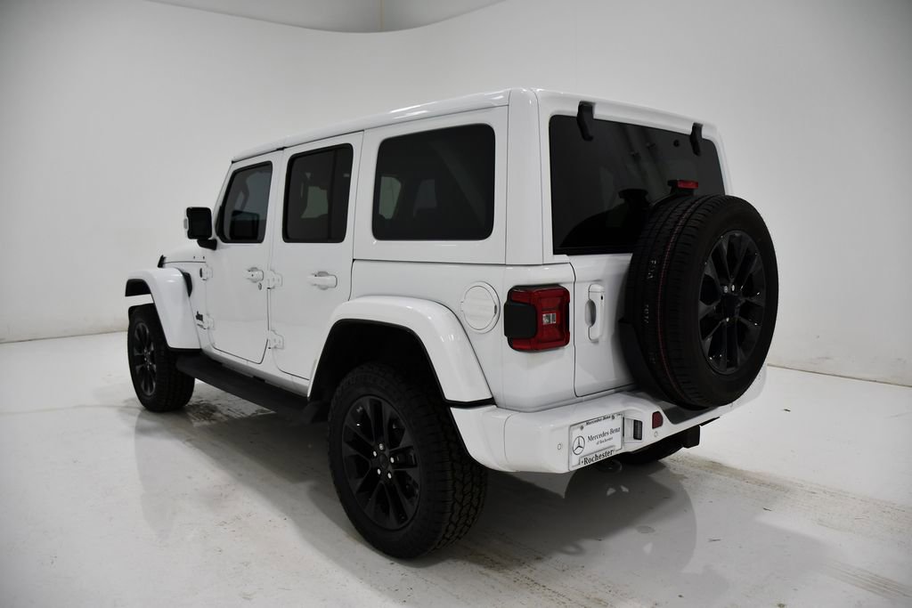 Used 2022 Jeep Wrangler Unlimited Sahara image 3