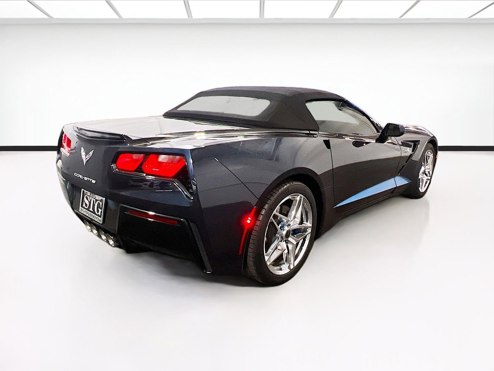 Used 2014 Chevrolet Corvette Stingray Convertible w/ 3LT Preferred Equipment Group image 4