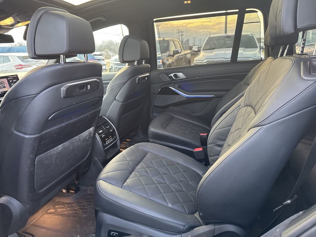 Used 2024 BMW X7 xDrive40i w/ Premium Package image 15