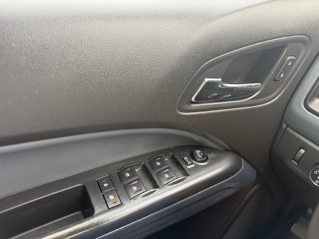 Used 2016 Chevrolet Colorado Z71 AWD/4WD image 11