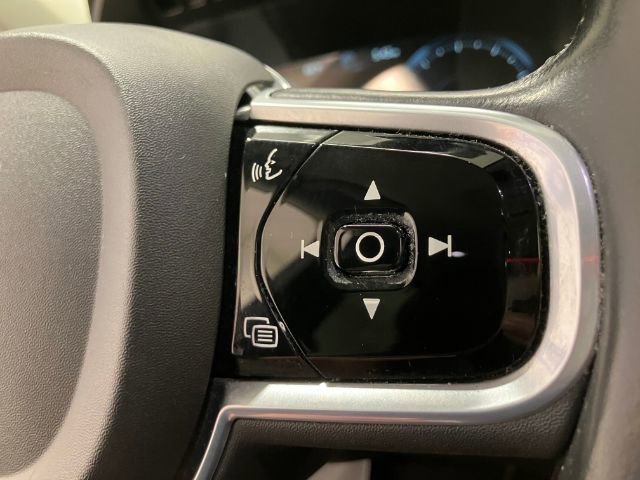 Used 2017 Volvo XC90 T6 Momentum w/ Vision Package AWD/4WD image 30