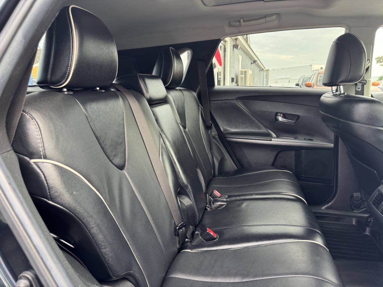 Used 2013 Toyota Venza AWD image 31