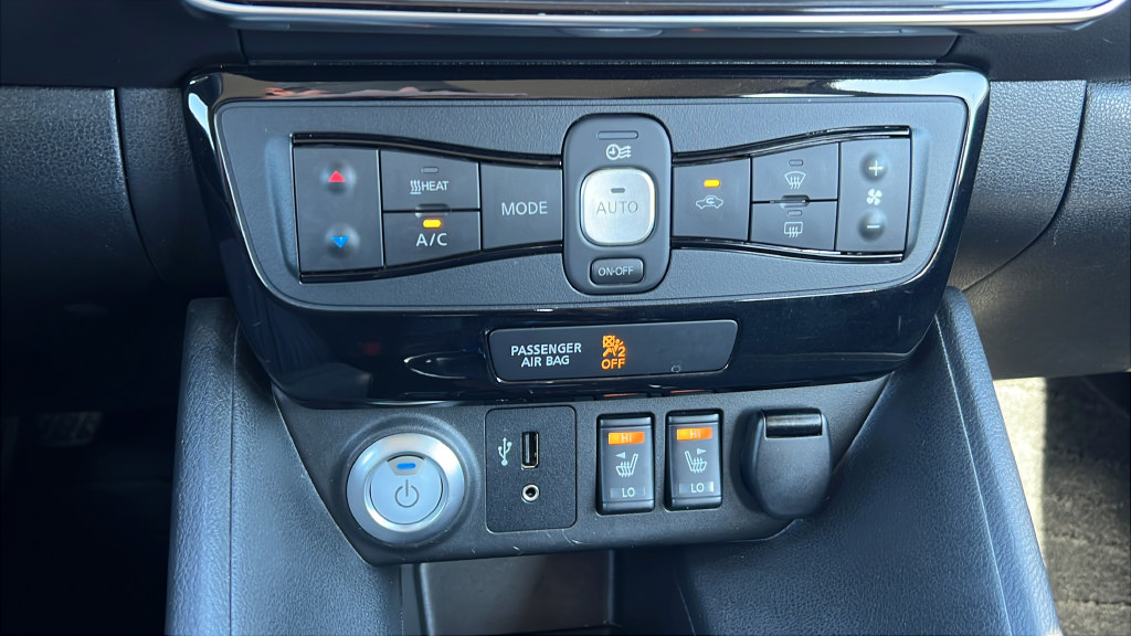 Used 2019 Nissan Leaf SV w/ SV Technology Package FWD image 21
