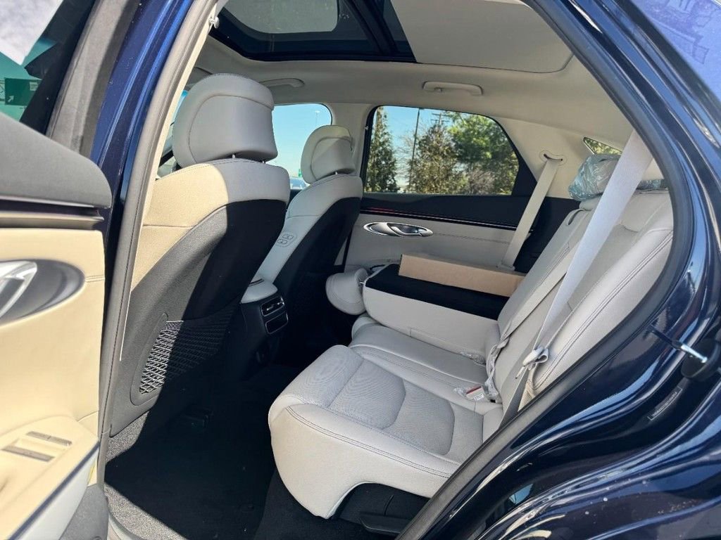 New 2026 Genesis GV70 2.5T Select AWD/4WD image 7