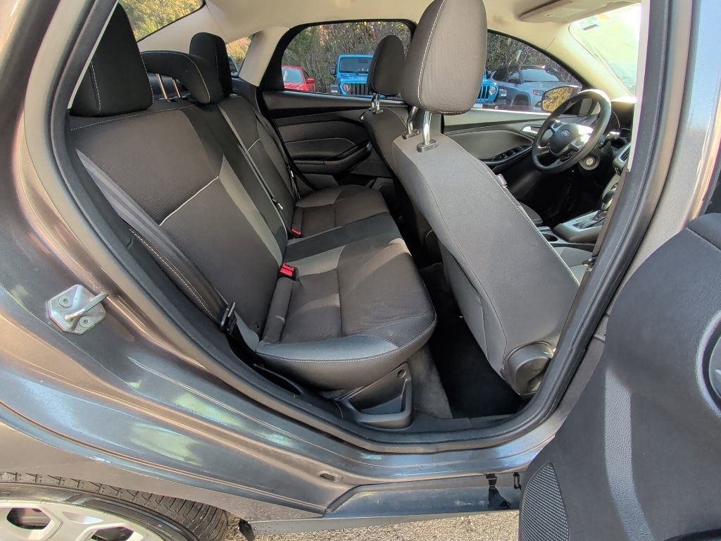 Used 2012 Ford Focus SE FWD image 14