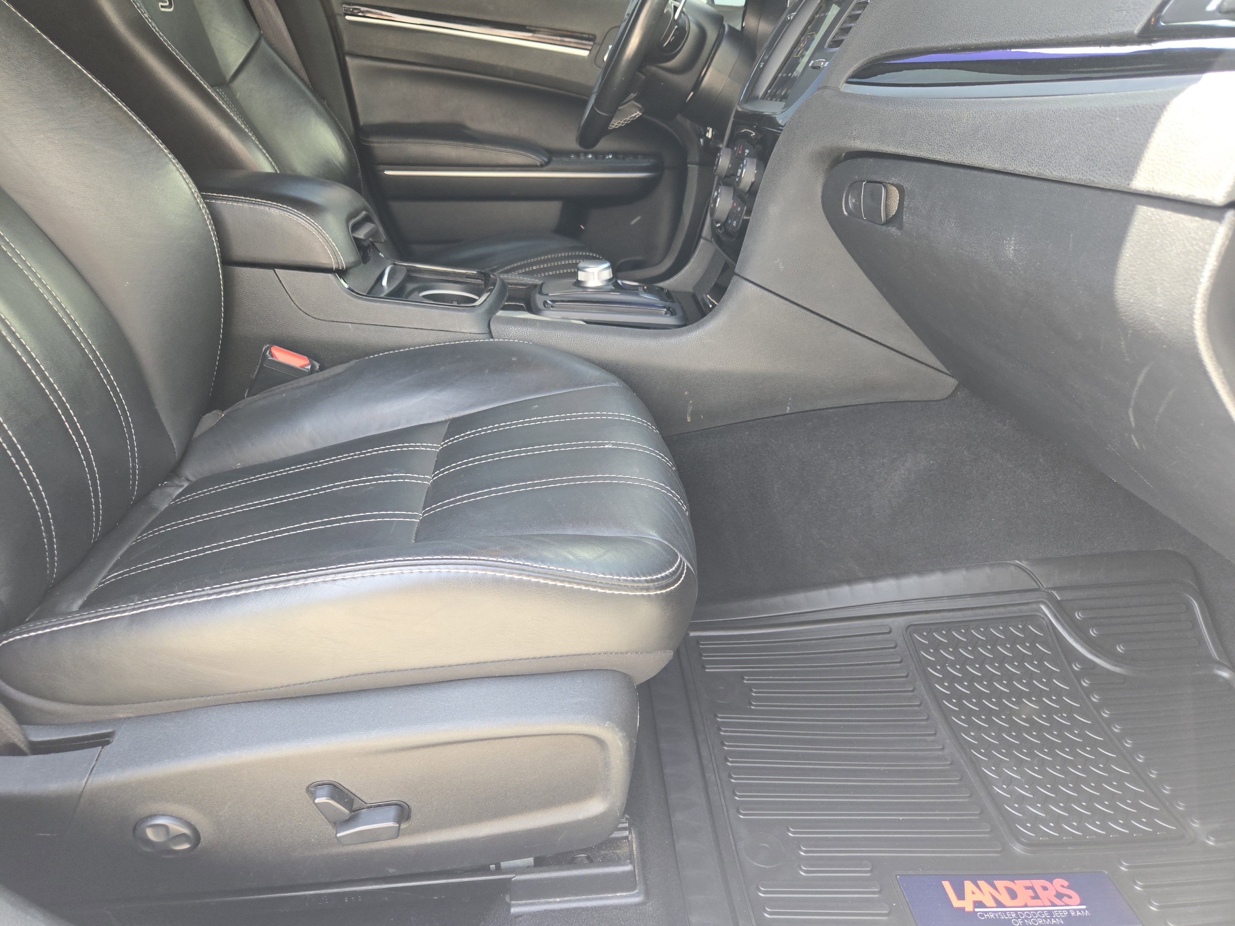 Used 2019 Chrysler 300 S image 15