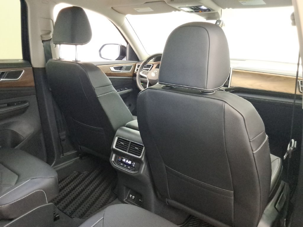 Used 2026 Volkswagen Atlas SE FWD image 24