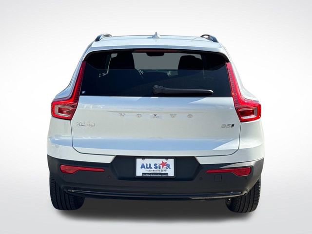 New 2026 Volvo XC40 B5 Core image 7