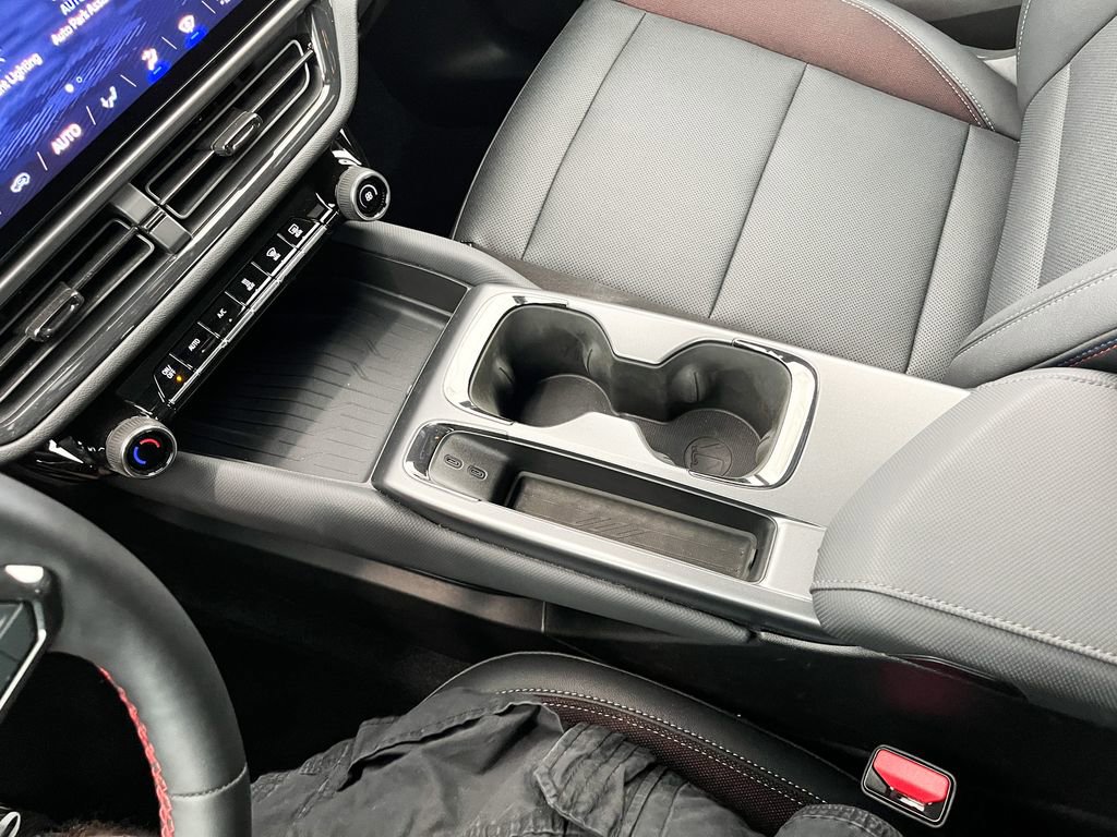 Certified 2024 Chevrolet Equinox EV RS image 27