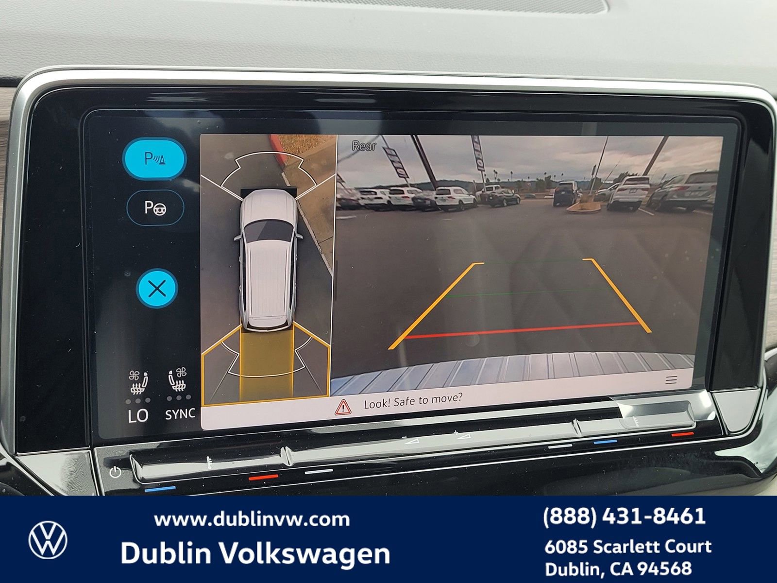 New 2026 Volkswagen Atlas SEL Premium R-Line image 18