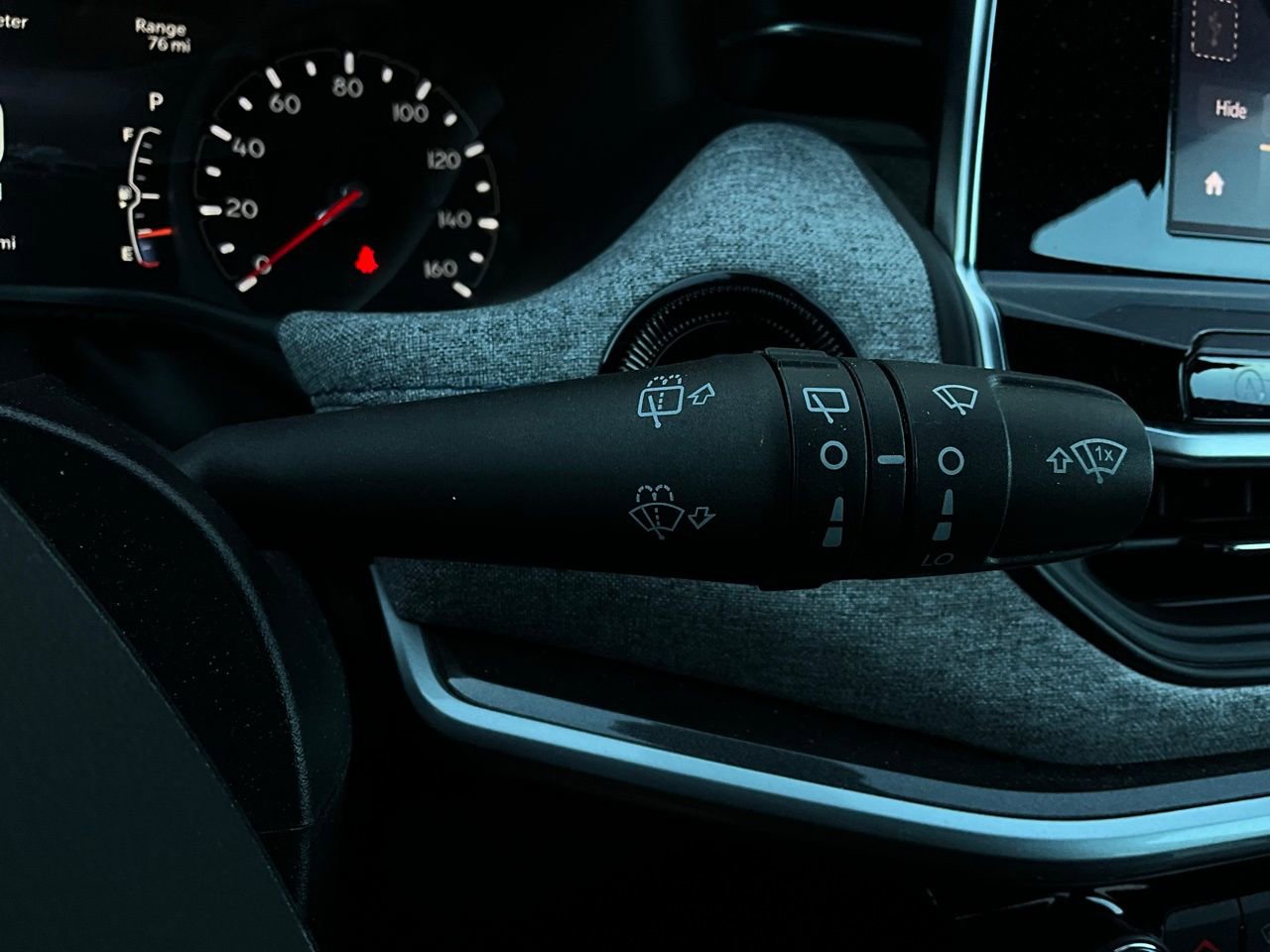 Used 2025 Jeep Compass Latitude AWD/4WD image 37