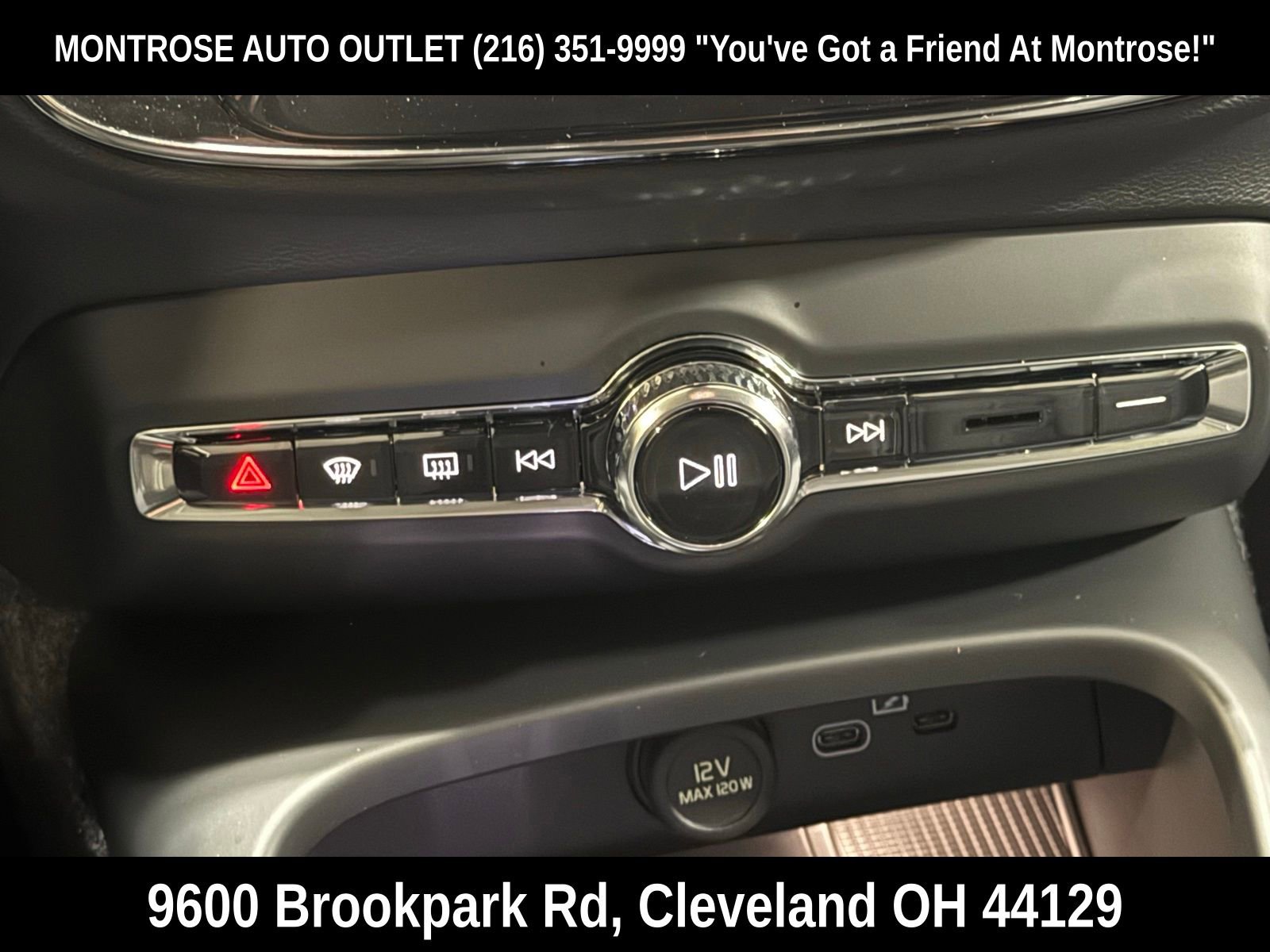 New 2026 Volvo XC40 B5 Plus w/ Protection Package Premier image 23