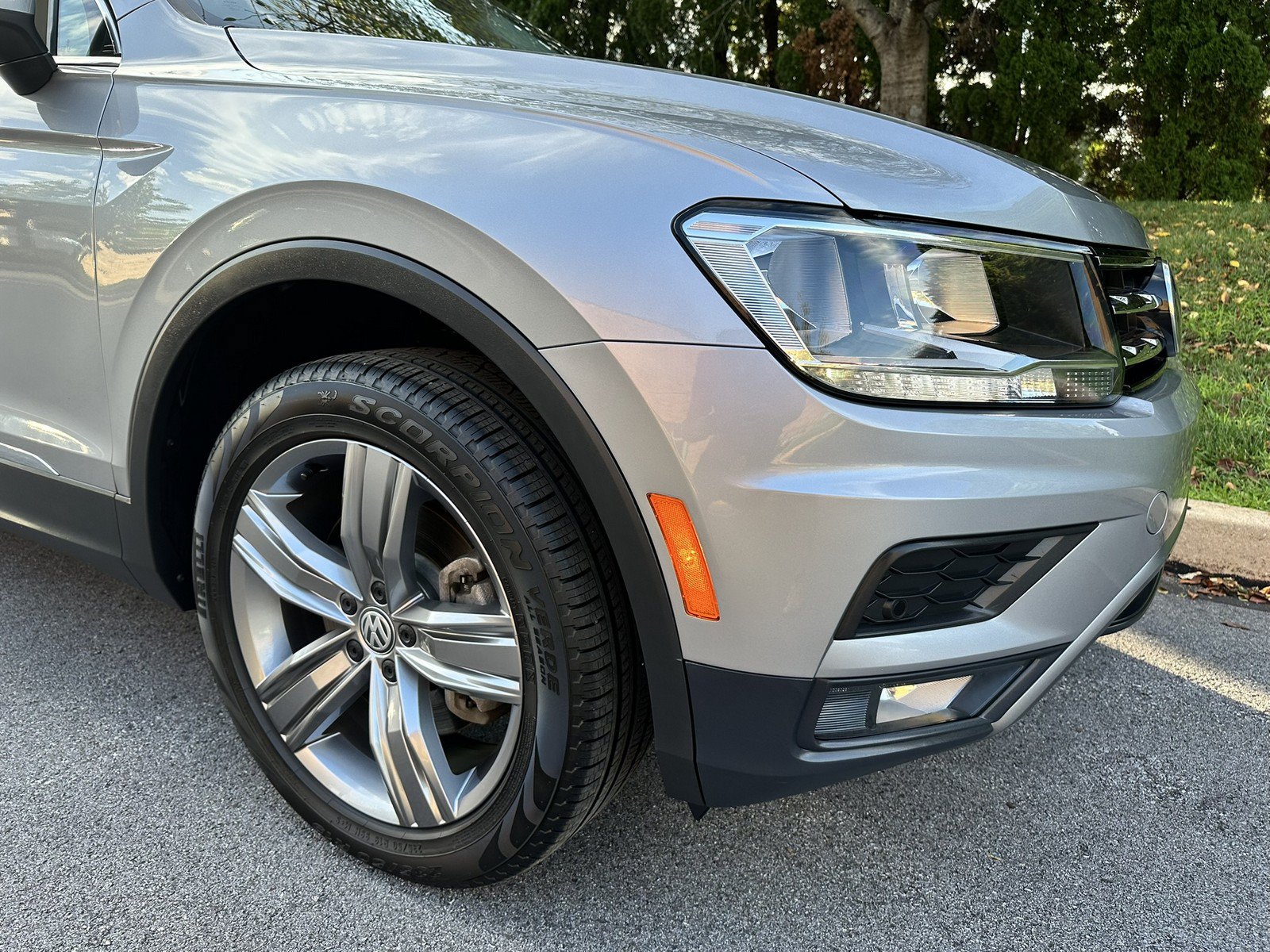 Used 2020 Volkswagen Tiguan SEL AWD/4WD image 63