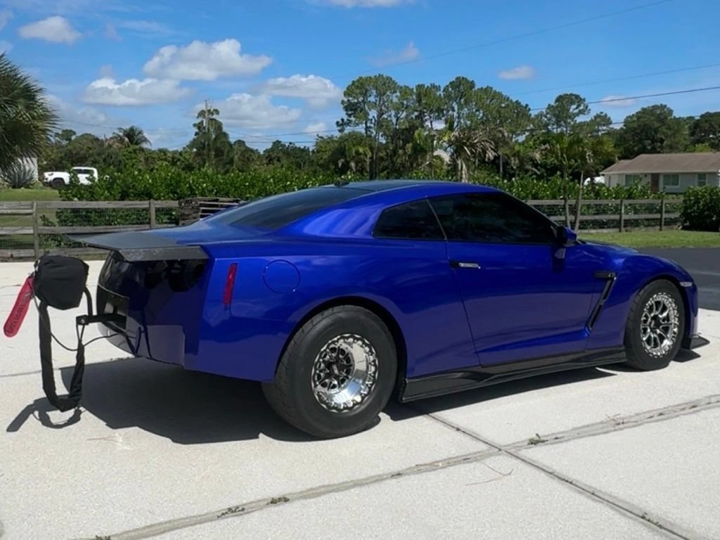 Used 2014 Nissan GT-R Black Edition AWD/4WD image 8