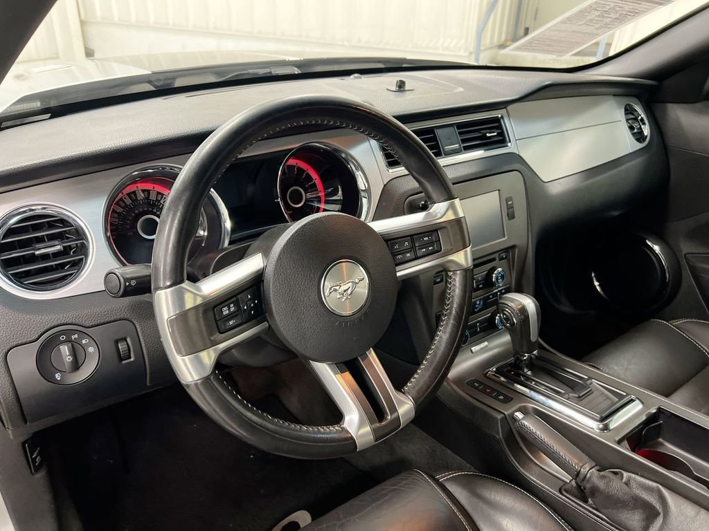 Used 2013 Ford Mustang GT Premium RWD image 10