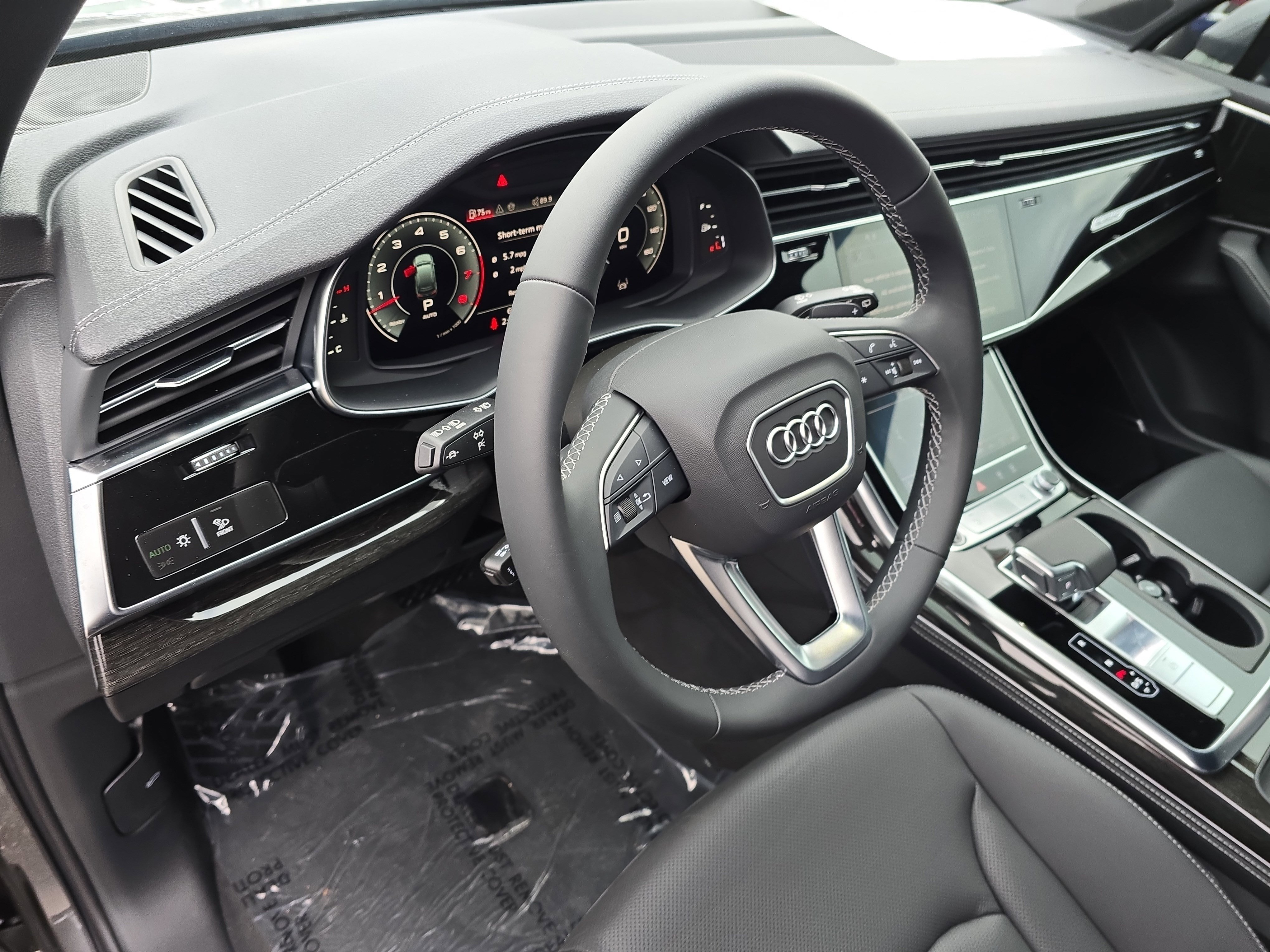 New 2025 Audi Q7 3.0T Premium Plus AWD/4WD image 16