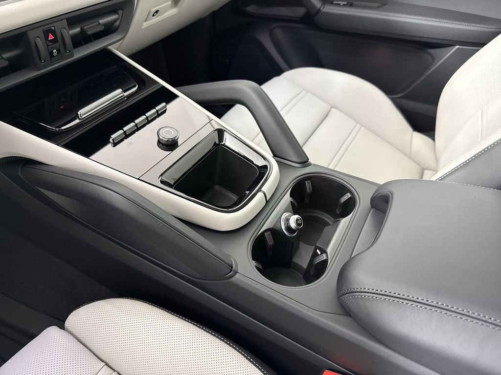 New 2026 Porsche Cayenne image 32