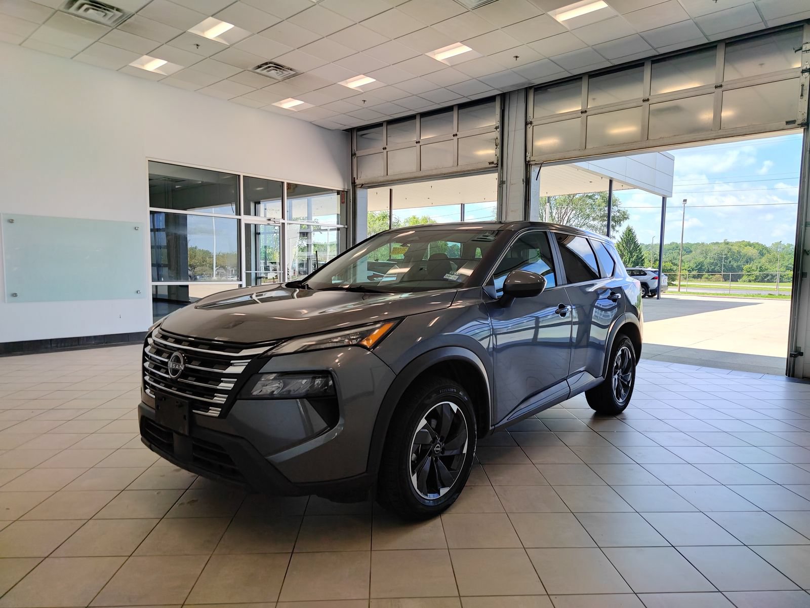Used 2025 Nissan Rogue SV FWD image 7