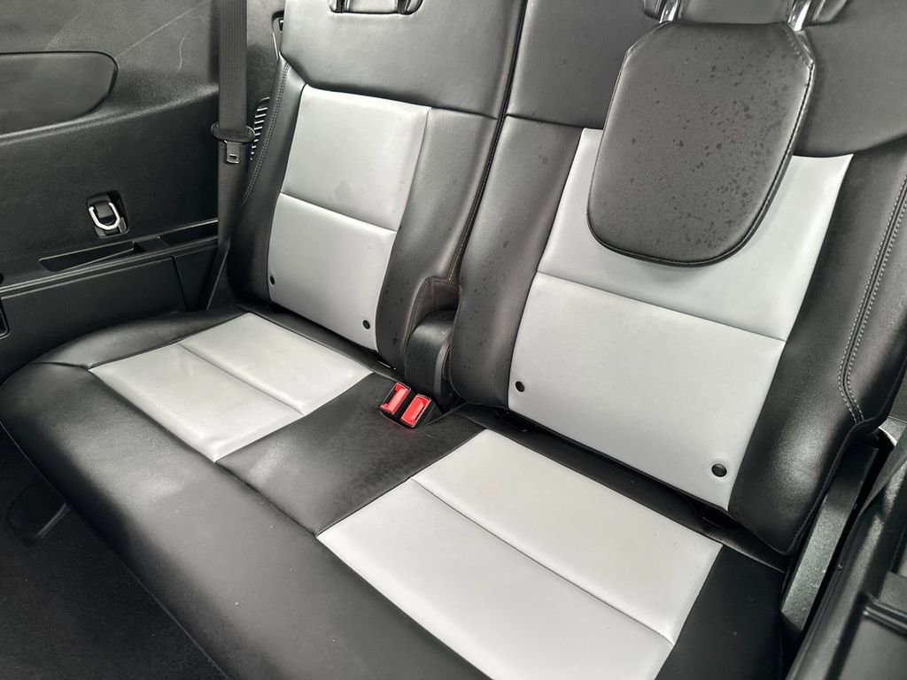 Certified 2023 Ford Explorer XLT w/ Equipment Group 202A RWD image 14