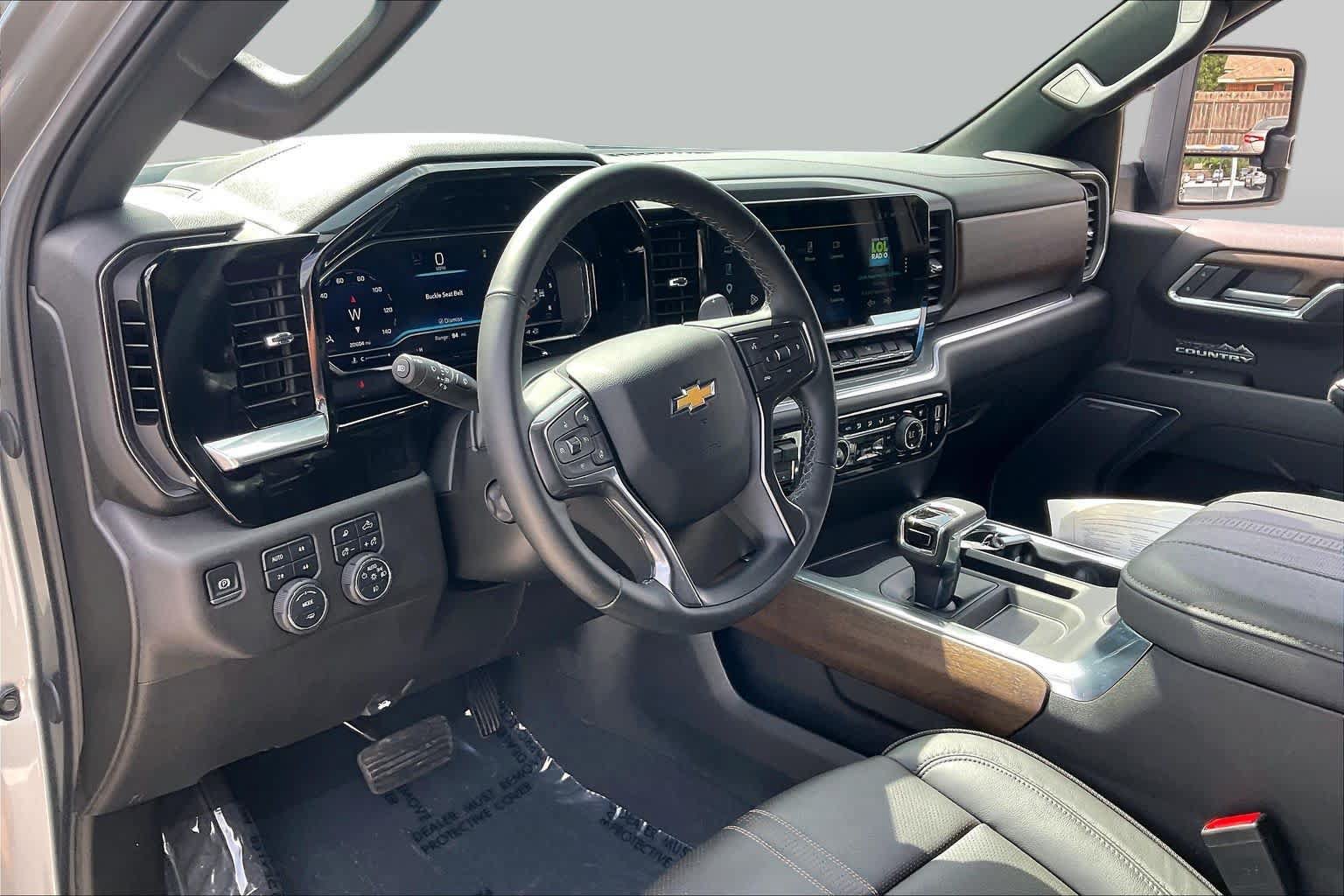 Used 2025 Chevrolet Silverado 1500 High Country w/ High Country Premium Package AWD/4WD image 18