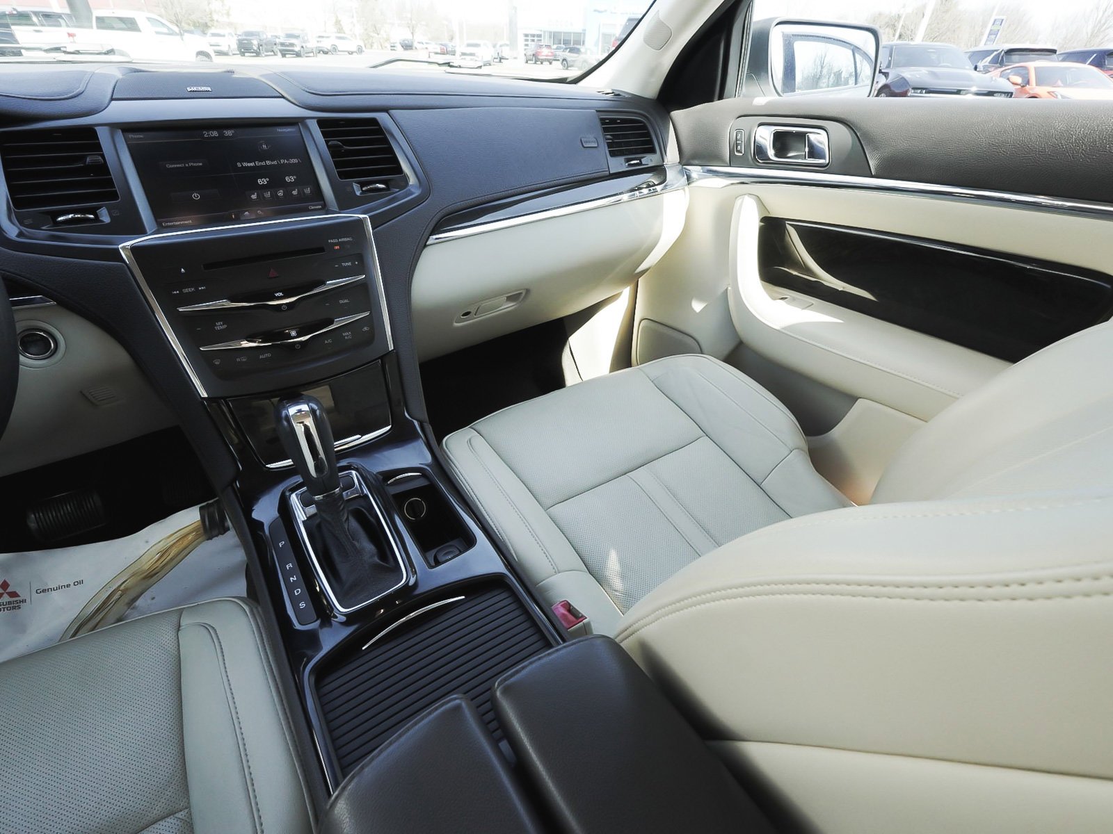 Used 2013 Lincoln MKS AWD image 48